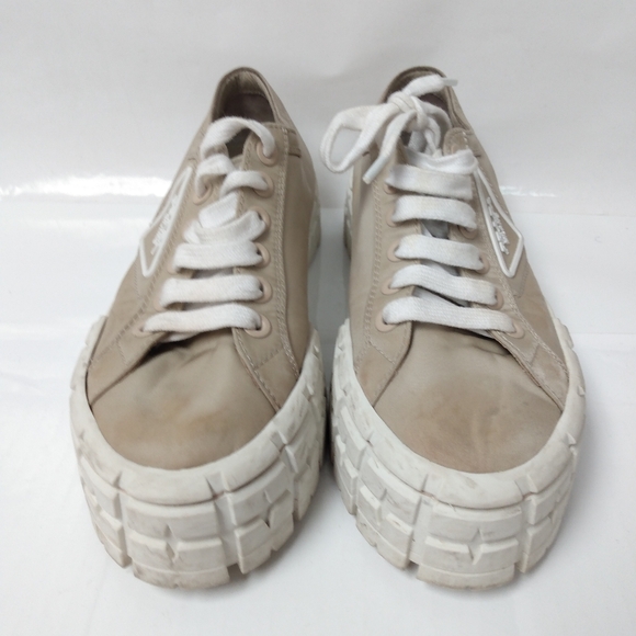 Prada 2022 Double Wheel Nylon Gabardine Sneakers in Desert Beige sz 39.5 - Picture 3 of 16